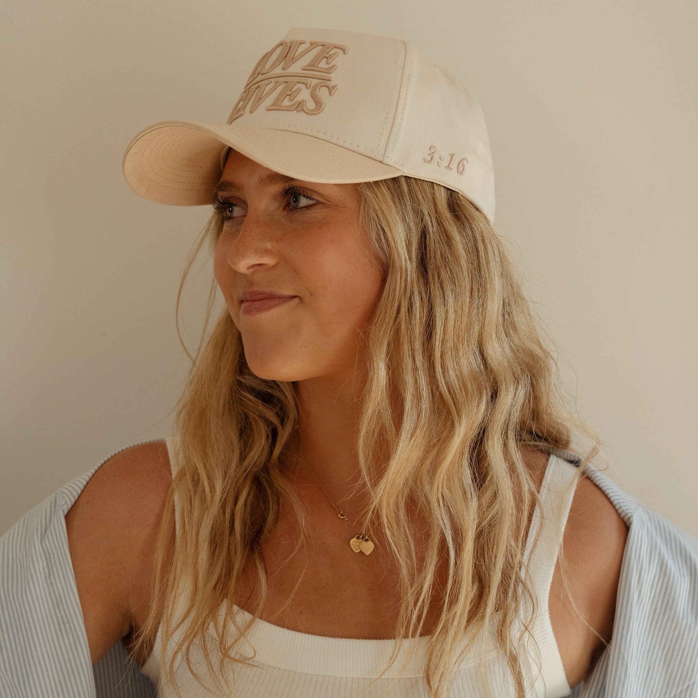 Khaki cream