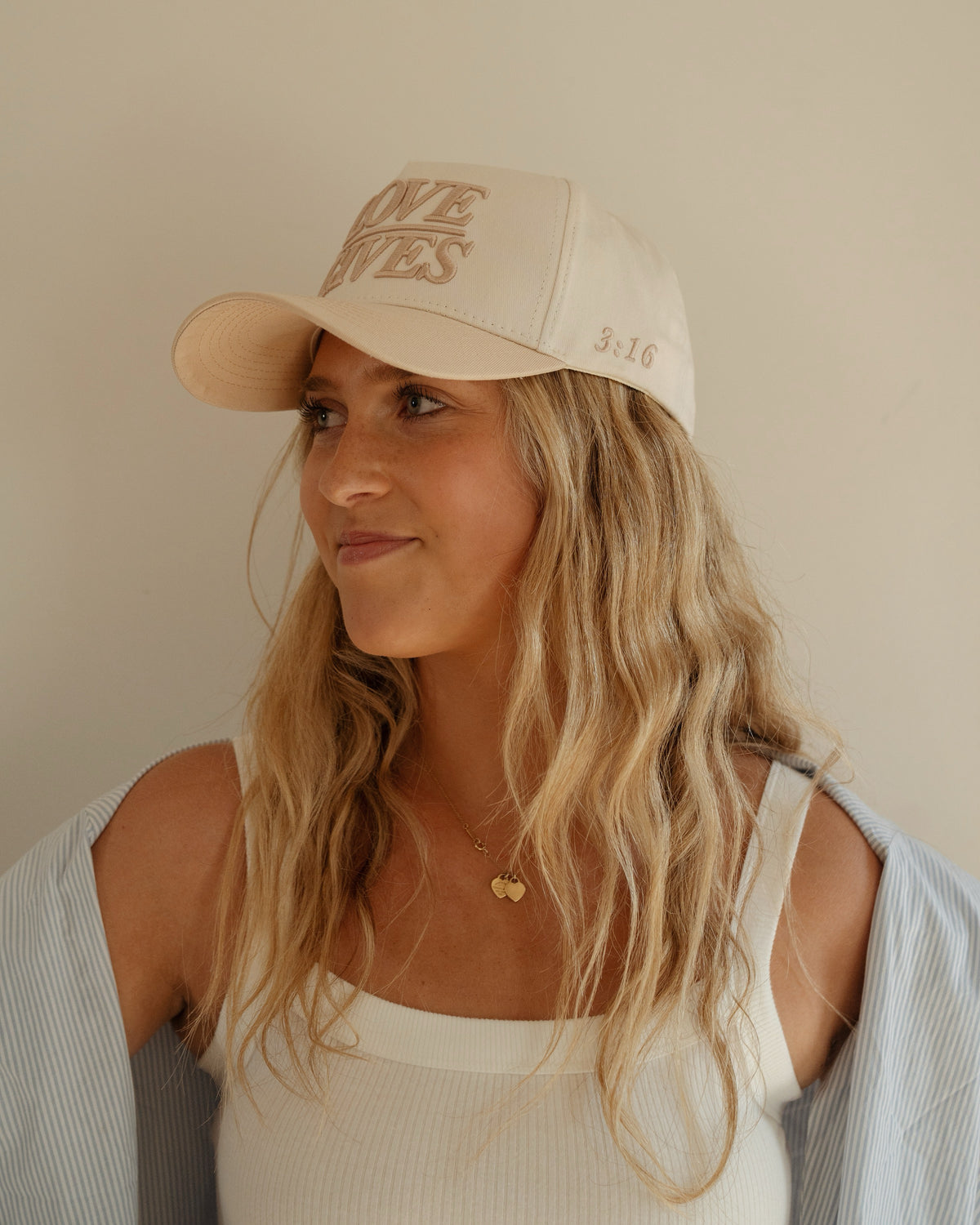 Khaki cream