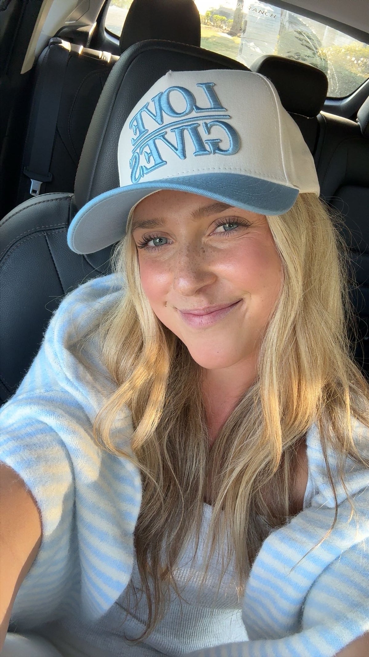 LOVE GIVES hat